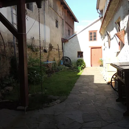 Apartman Bechyne Apartment *